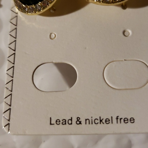 BLACK EARRINGS - Picture 3 of 4